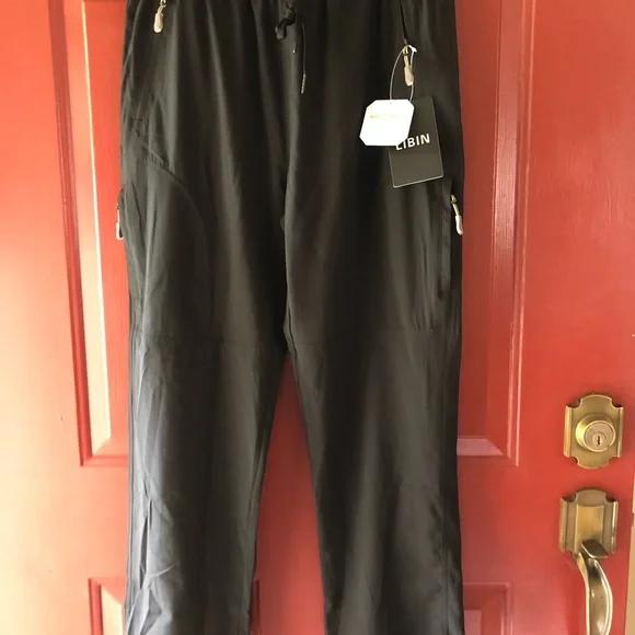 Women’s Black Cargo Pants - Picture 6 of 6